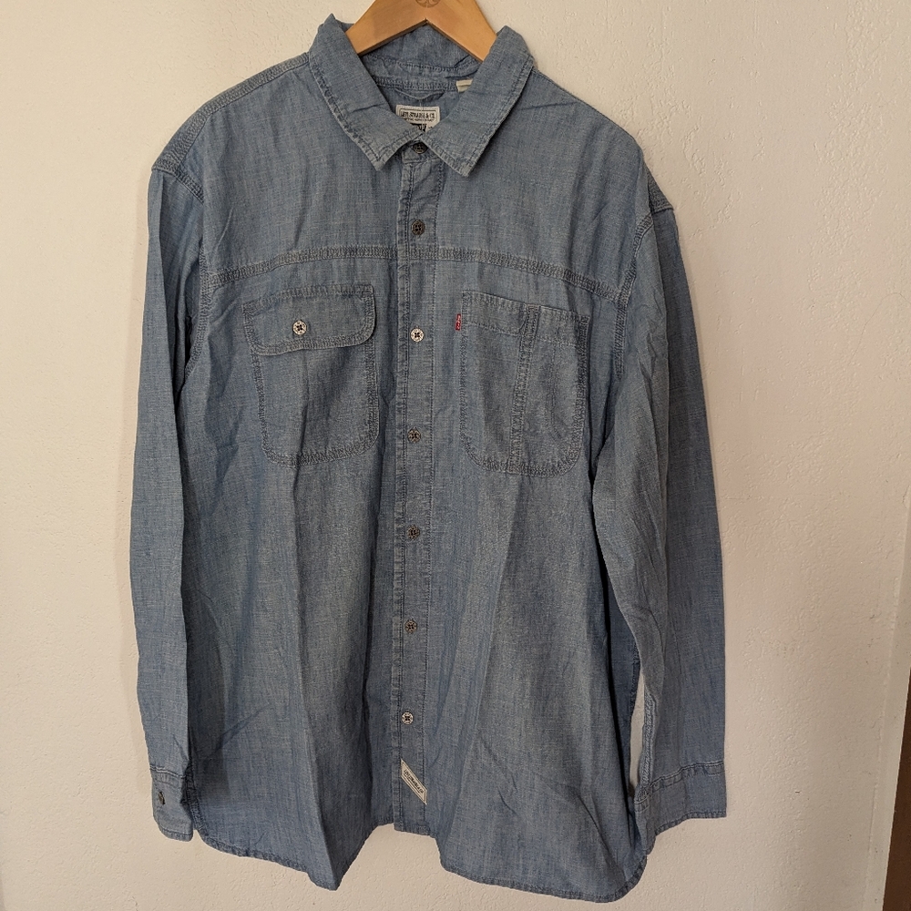 Levis Men's XL Light Blue Auburn Worker Button Down Long Sleeves Shirt